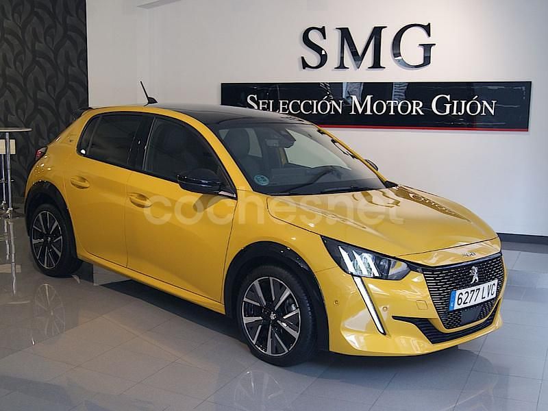 Amarillo Usado 2021 Peugeot 208 GT Utilitario | 17.990 € (Un poco caro) - Imagen 1/4