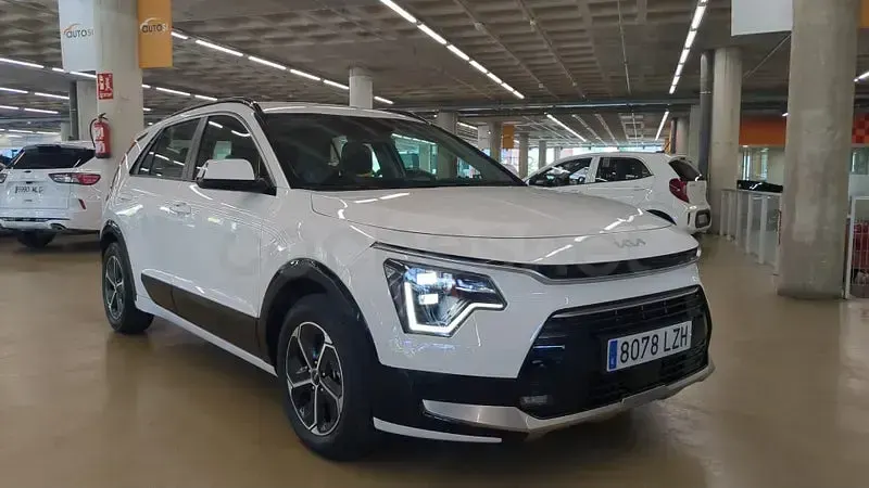 Usado Kia Niro 141 CV (103 kW) 2022 Blanco SUV