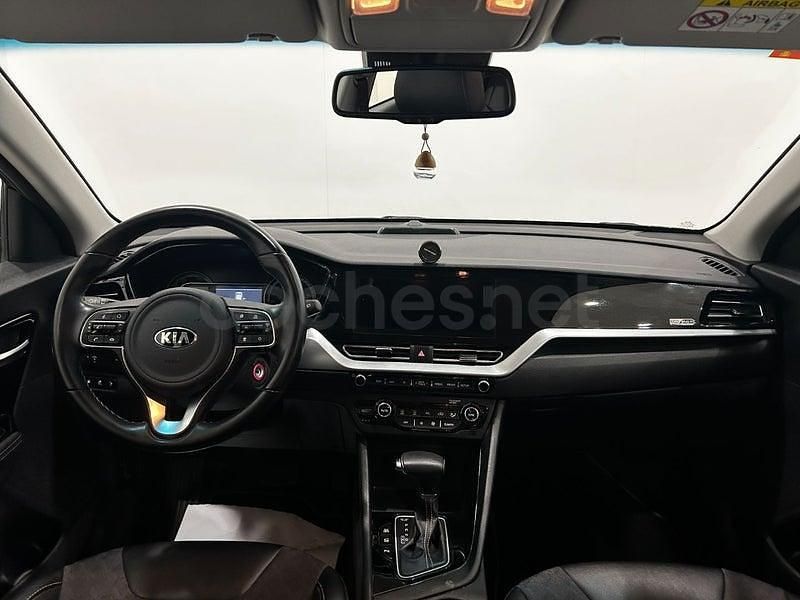 Usado Kia Niro 141 CV (103 kW) 2021 Gris / plata SUV