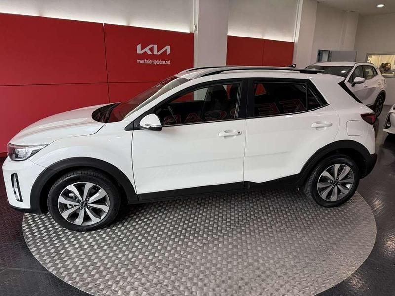 Usado Kia Stonic 101 CV (74 kW) 2024 Blanco SUV