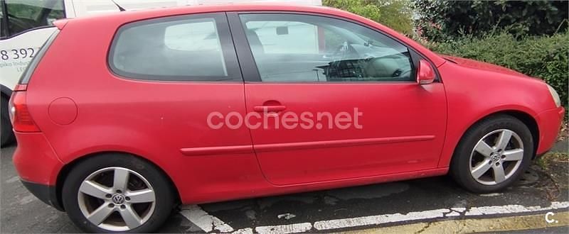 Usado VW Golf V Highline 105 CV (77 kW) 2007 Rojo Berlina