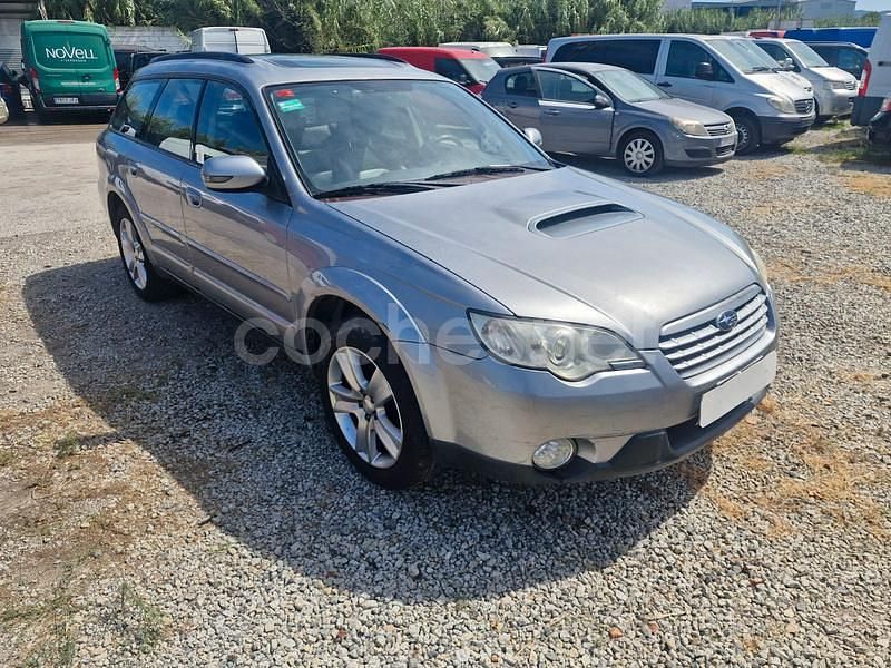 Usado Subaru Outback 150 CV (110 kW) 2008 Gris / plata Familiar