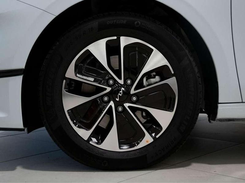 Usado Kia Ceed 101 CV (74 kW) 2025 Blanco Utilitario