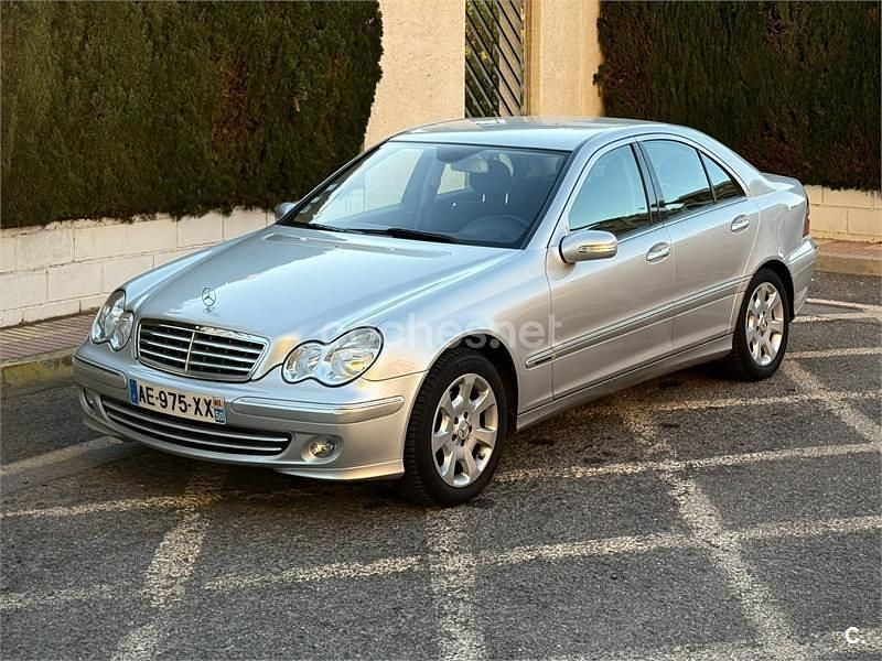 Gris / plata Usado 2005 Mercedes C220 Elegance Berlina | 5500 € (Precio justo) - Imagen 1/4