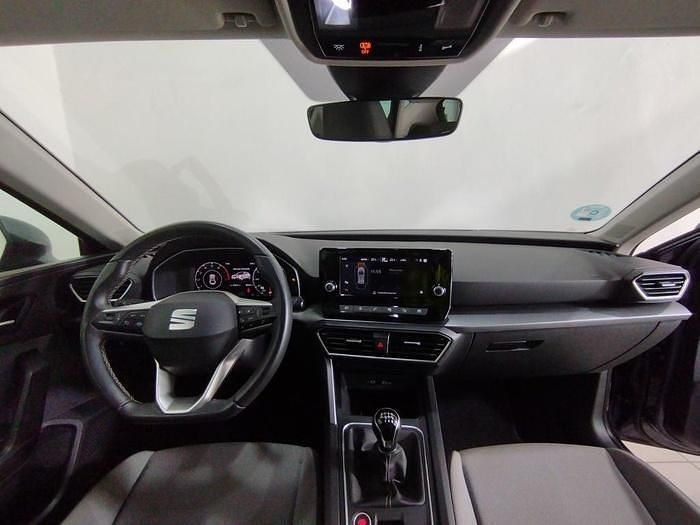 Usado Seat Leon Style 130 CV (95 kW) 2024 Gris Berlina