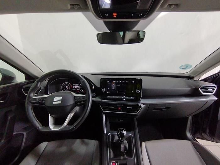 Usado Seat Leon Style 131 CV (96 kW) 2024 Gris Berlina