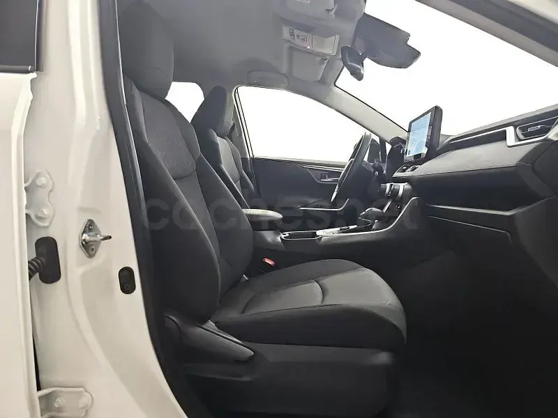 Używany Toyota RAV4 Hybrid Advance 218 KM (160 kW) 2023 Biały SUV