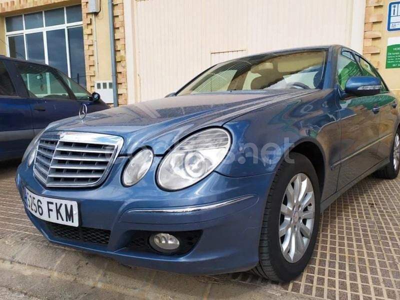 Azul Usado 2007 Mercedes E320 Elegance Berlina | 5500 € (Precio justo) - Imagen 1/4