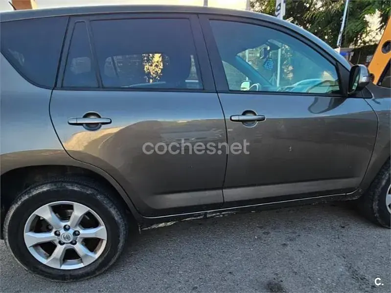 Usado Toyota RAV4 Active 150 CV (110 kW) 2011 Marrón SUV
