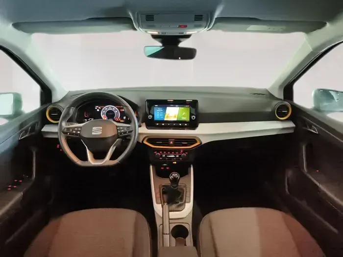 Usado Seat Arona Style 115 CV (84 kW) 2025 Gris SUV