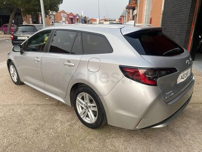 Usado Toyota Corolla Business Edition 122 CV (89 kW) 2020 Gris / plata Familiar