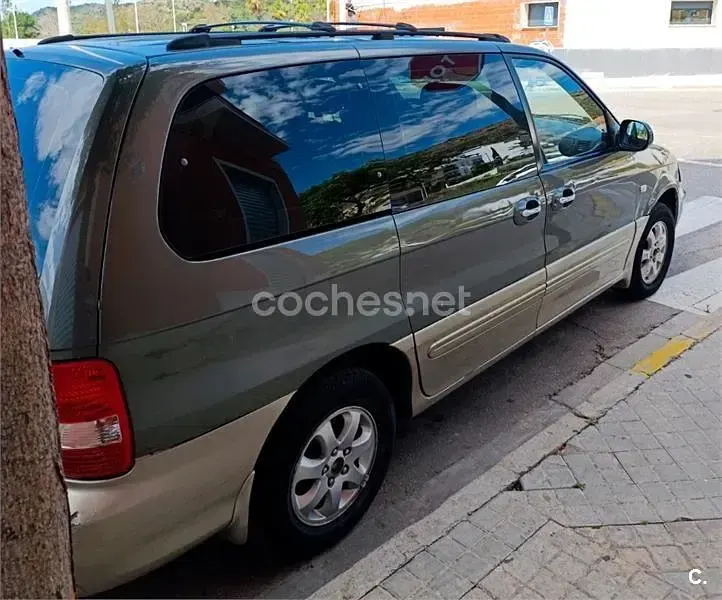 Usado Kia Carnival EX 144 CV (105 kW) 2003 Verde Monovolumen