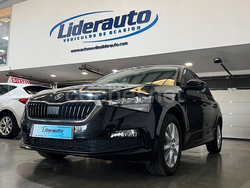 Negro Usado 2021 Skoda Scala Ambition Utilitario | 15.499 € (Precio justo) - Imagen 1/4