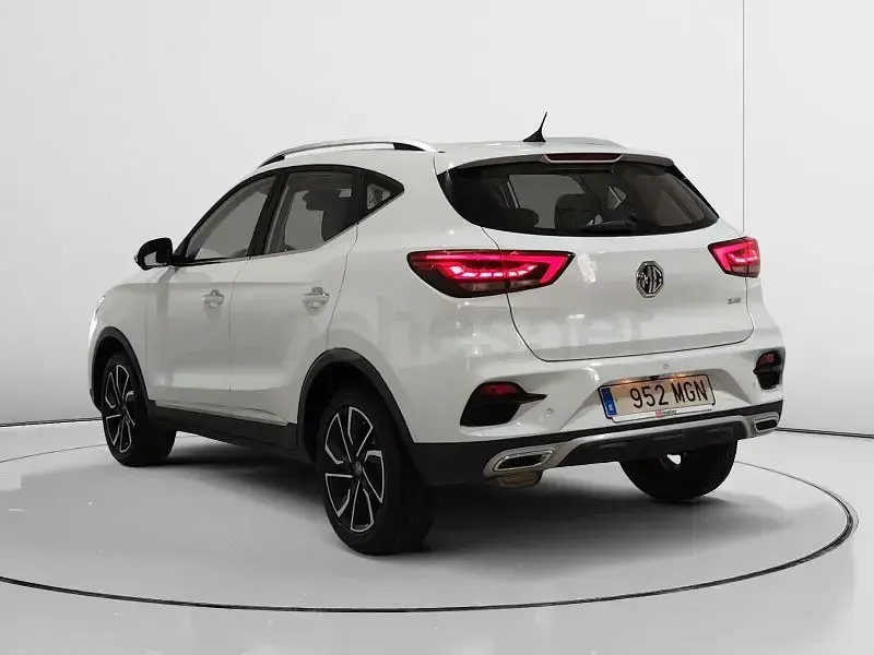 Usado MG ZS Luxury 106 CV (77 kW) 2023 Blanco SUV