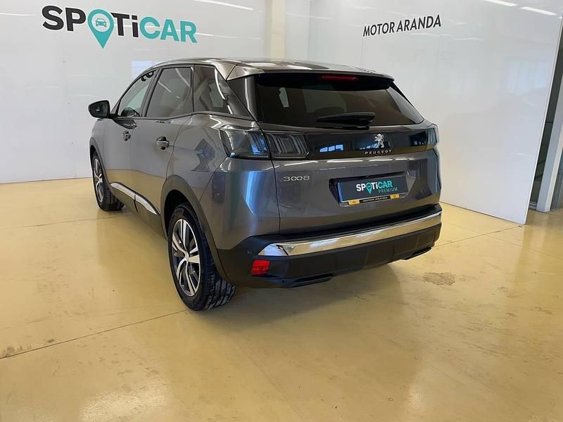 Usado Peugeot 3008 Allure 130 CV (95 kW) 2023 Gris / plata SUV