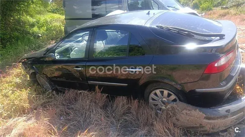 Usado Renault Laguna II Privilege 120 CV (88 kW) 2003 Negro Berlina