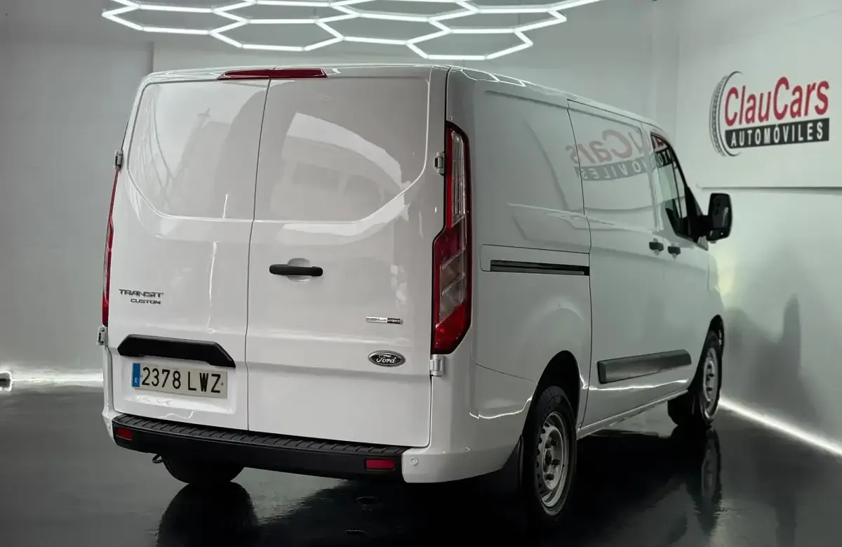Usado Ford Transit Custom Limited 130 CV (95 kW) 2022 Blanco Van