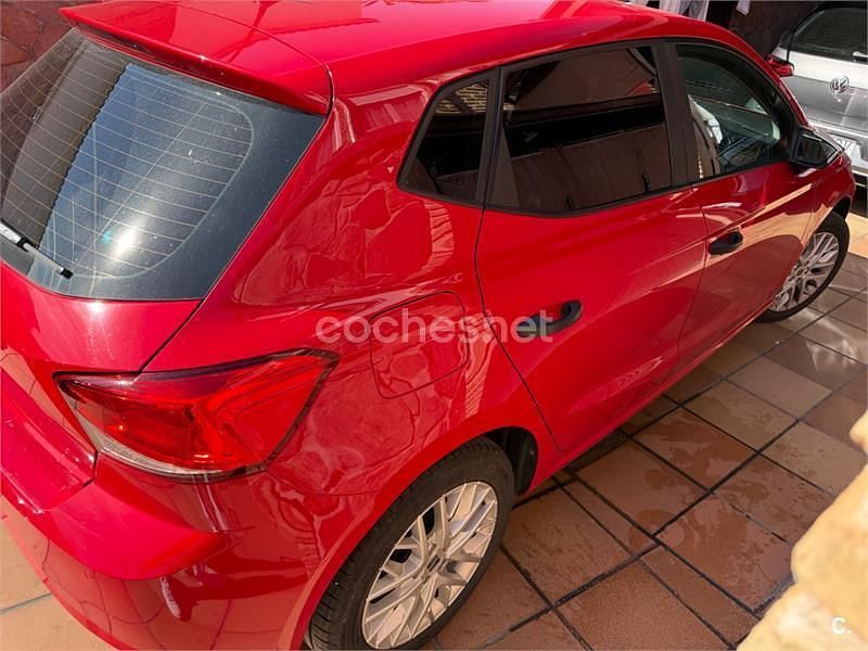Usado Seat Ibiza Reference 95 CV (69 kW) 2019 Rojo Utilitario