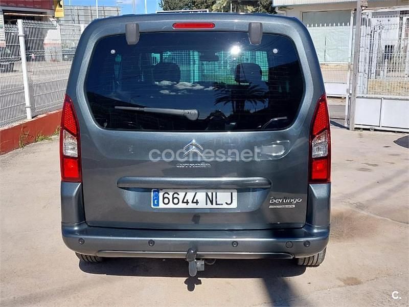 Usado Citroën Berlingo Feel 100 CV (73 kW) 2018 Gris / plata Monovolumen