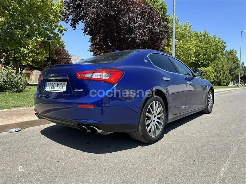 Usado Maserati Ghibli 350 CV (257 kW) 2017 Azul Berlina