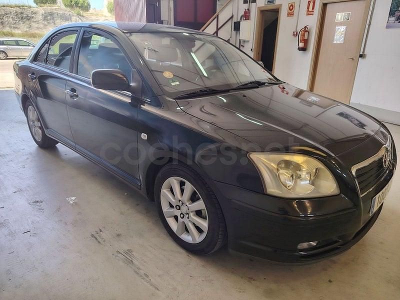 Käytetty Toyota Avensis Sol 129 HP (94 kW) 2005 Harmaa Sedan