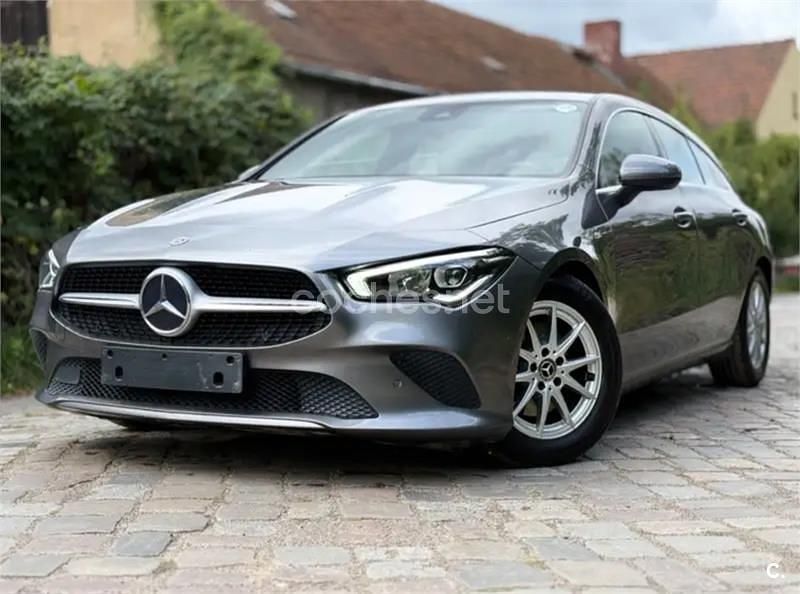Usado Mercedes CLA200 Shooting Brake 136 CV (100 kW) 2019 Gris / plata Familiar
