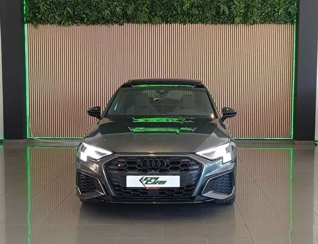 Usado Audi S3 Sportback Ambiente 310 CV (228 kW) 2021 Gris Utilitario