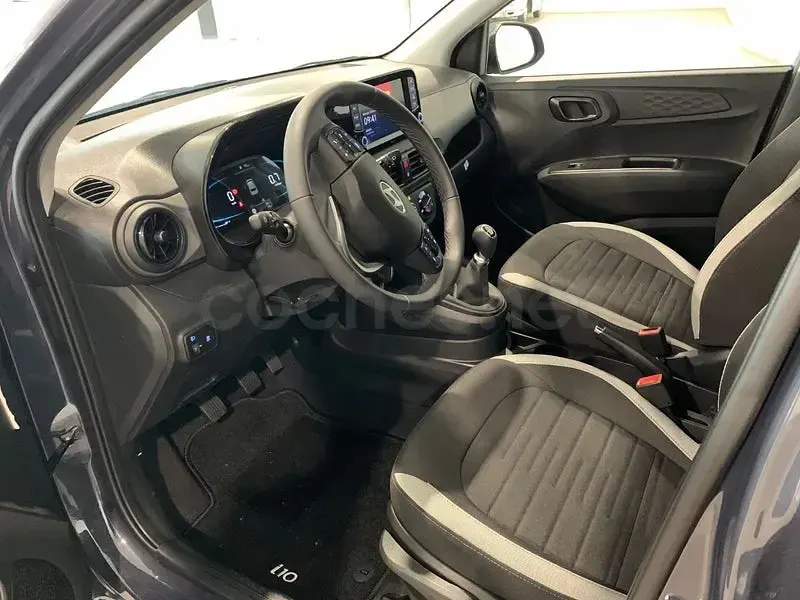 Nuevo Hyundai i10 63 CV (46 kW) 2026 Gris / plata Utilitario