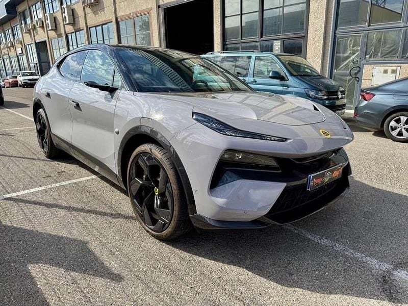 Usado Lotus Eletre 675 kW (918 CV) 2025 Gris SUV