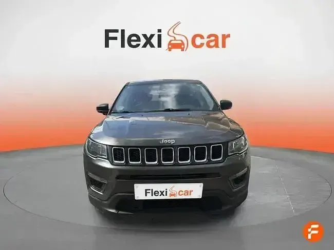 Usado Jeep Compass Sport 140 CV (102 kW) 2018 Gris SUV