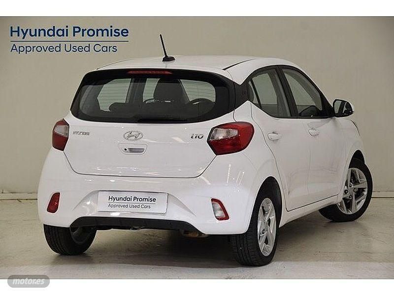 Usado Hyundai i10 67 CV (49 kW) 2024 Atlas white (sólido) Utilitario