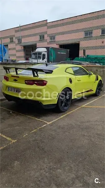 Usado Chevrolet Camaro 432 CV (317 kW) 2015 Amarillo Coupe