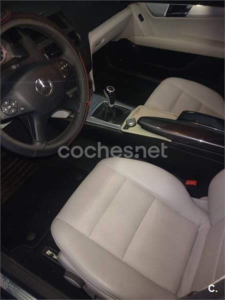 Usado Mercedes C180 Avantgarde 143 CV (105 kW) 2008 Gris / plata Berlina