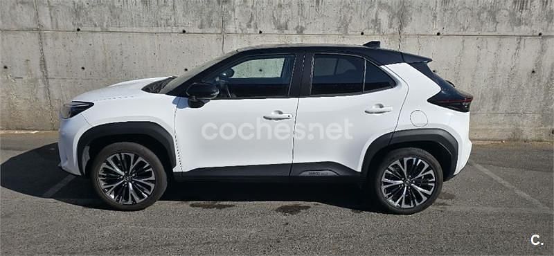 Blanco Usado 2023 Toyota Yaris Cross Plus SUV | 25.900 € (Precio justo) - Imagen 1/4