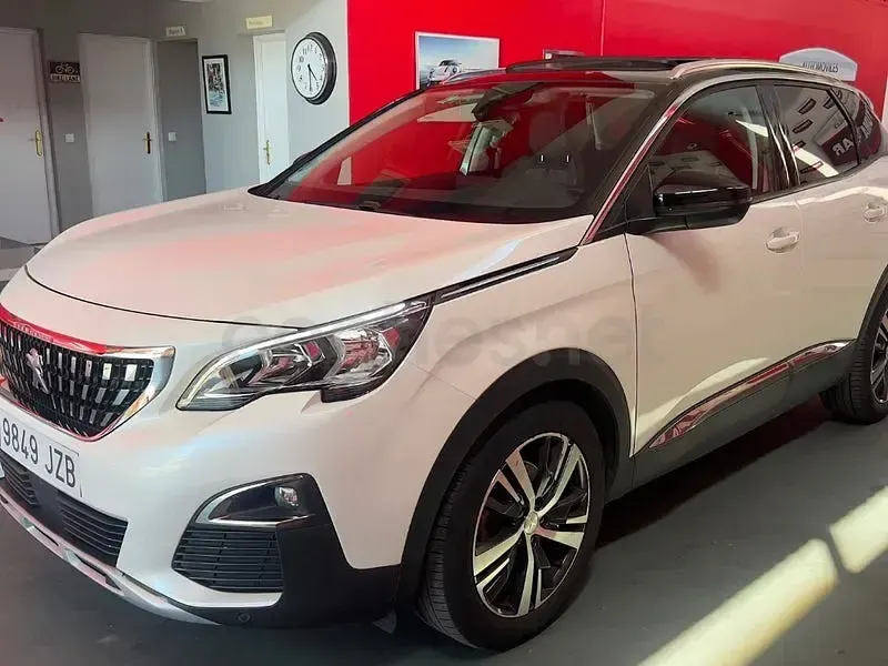 Usado Peugeot 3008 Allure 120 CV (88 kW) 2017 Blanco SUV