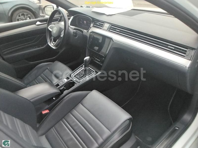 Usado VW Passat R-line 200 CV (147 kW) 2022 Azul Familiar