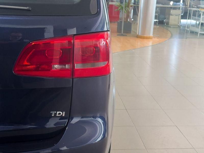 Usado VW Touran Advance 105 CV (77 kW) 2013 Azul Monovolumen