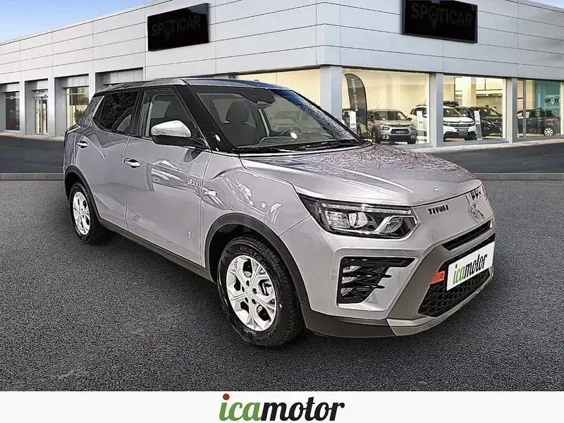 Usado KGM Tivoli 135 CV (99 kW) 2025 Gris / plata SUV
