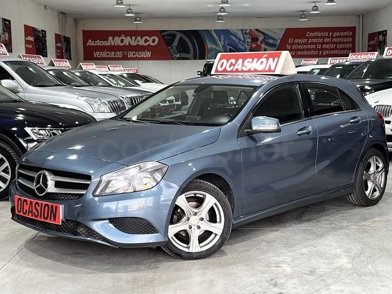 Usado Mercedes A180 Style 109 CV (80 kW) 2014 Azul Berlina