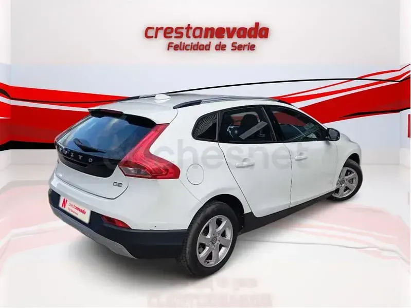 Usado Volvo V40 CC Momentum 150 CV (110 kW) 2016 Blanco Familiar
