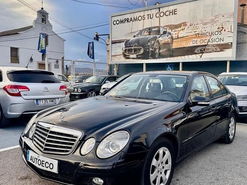 Usado Mercedes E220 Avantgarde 170 CV (125 kW) 2007 Negro Berlina