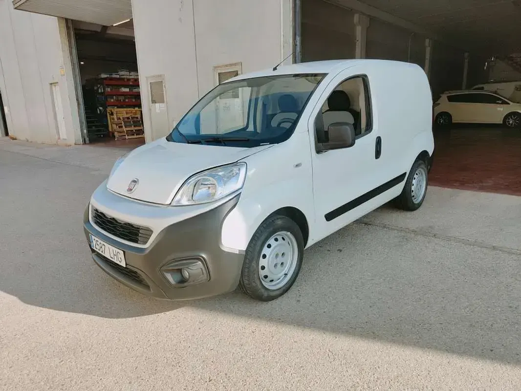 Usado Fiat Fiorino 80 CV (58 kW) 2020 Blanco Monovolumen