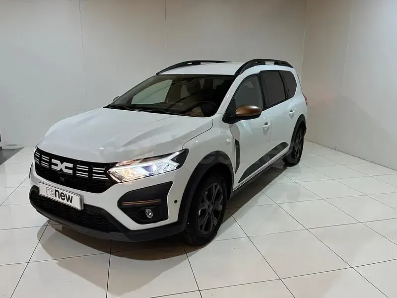 Usado Dacia Jogger Extreme 100 CV (73 kW) 2026 Blanco Monovolumen