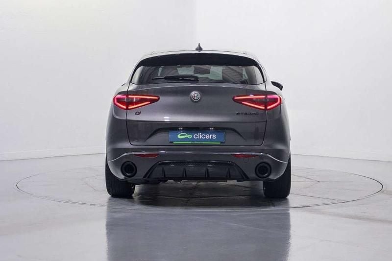 Usado Alfa Romeo Stelvio Ti 209 CV (153 kW) 2021 Gris SUV