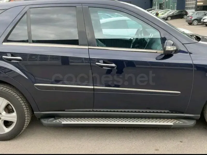 Usado Mercedes ML320 224 CV (164 kW) 2009 Azul SUV