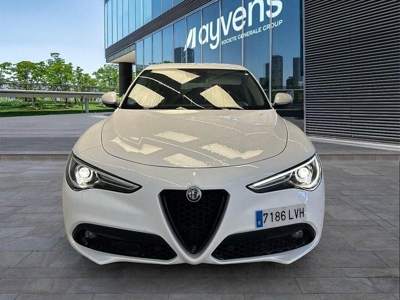 Usado Alfa Romeo Stelvio Sprint 190 CV (139 kW) 2021 Blanco SUV