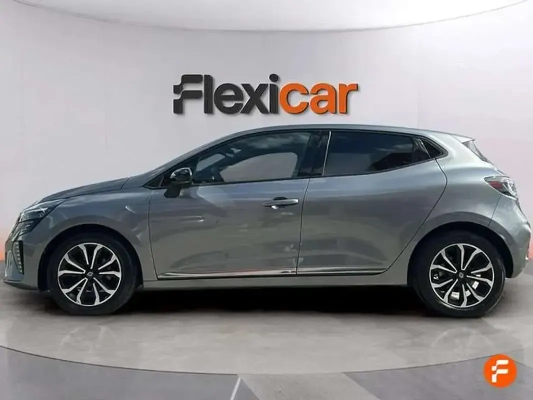 Usado Renault Clio Techno 91 CV (66 kW) 2024 Gris Utilitario