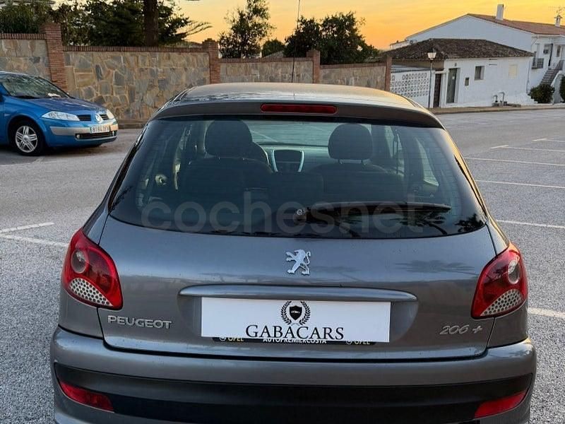 Usado Peugeot 206+ 70 CV (51 kW) 2012 Gris / plata Utilitario