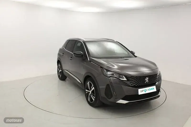 Usado Peugeot 3008 GT 130 CV (95 kW) 2021 Gris SUV