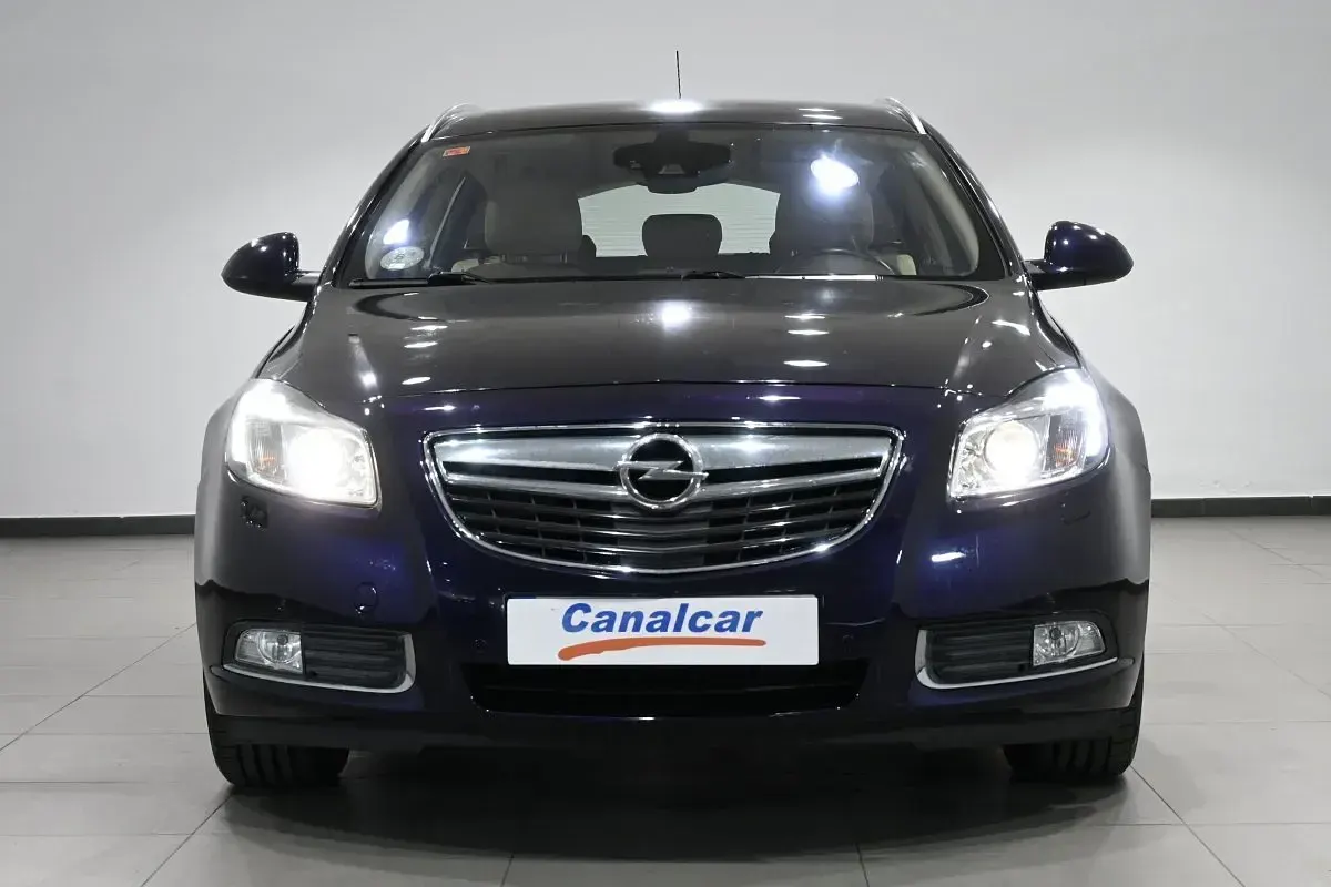 Usado Opel Insignia Selective 130 CV (95 kW) 2013 Azul Familiar